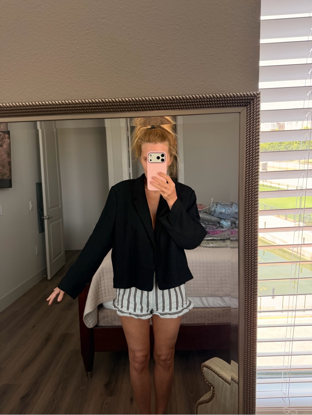 H&M Black Cropped Blazer